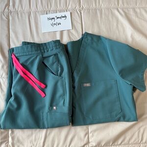 FIGS Scrubs Set - Hydrogreen